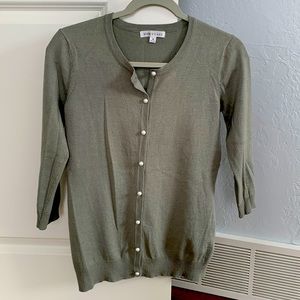 Olive green 3/4 sleeve cardigan